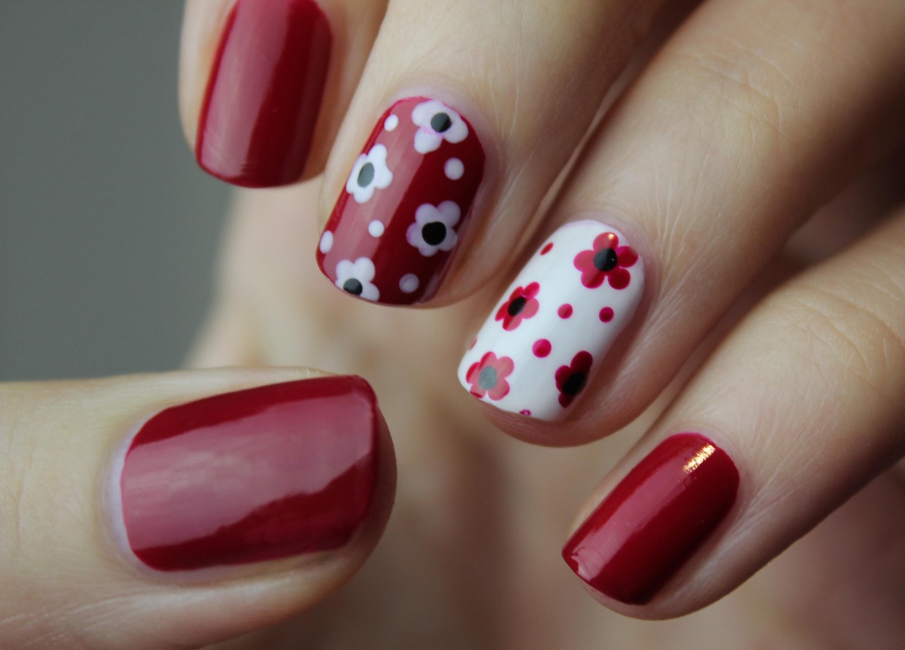 entdecken sie die neuesten nagellack-trends für jede saison. von lebendigen farben bis zu eleganten designs – bleiben sie stylish und gepflegt mit unseren top-tipps.
