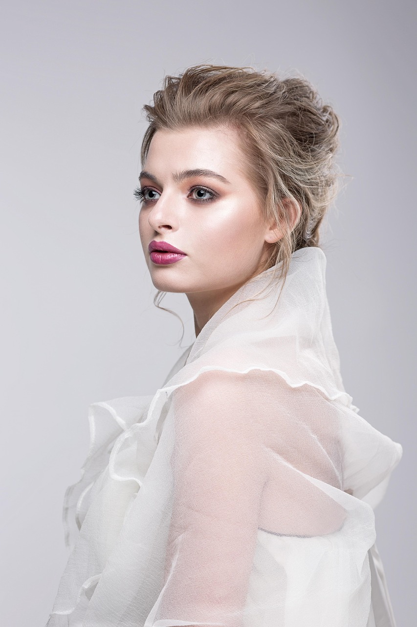 entdecken sie die neuesten modetrends, stilvolle outfits und inspirierende fashion-tipps für jeden anlass. bleiben sie immer modisch und selbstbewusst.