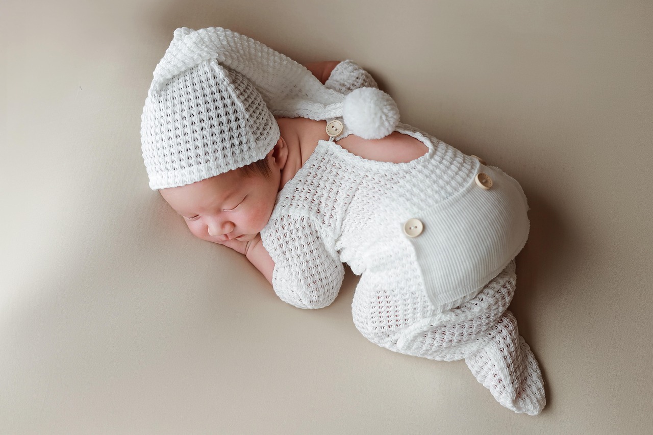 entdecken sie die besten neugeborenen-essentials für ihr baby. von hochwertiger babyausstattung bis zu wichtigen pflegeartikeln – alles, was sie für einen harmonischen start ins leben benötigen.